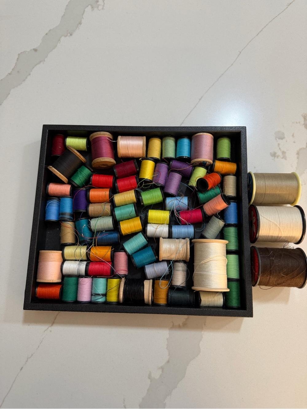 Colorful Sewing Thread Spool Bundle - Multicolor - Picture 6 of 6